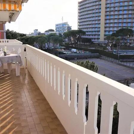 Charming Three-room With Terrace With Deckchairs And Side Sea View *